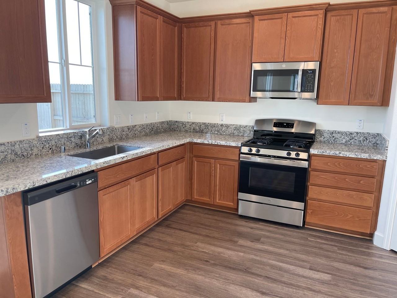 8081 Oxbow Landing Loop - Photo 3 of 16