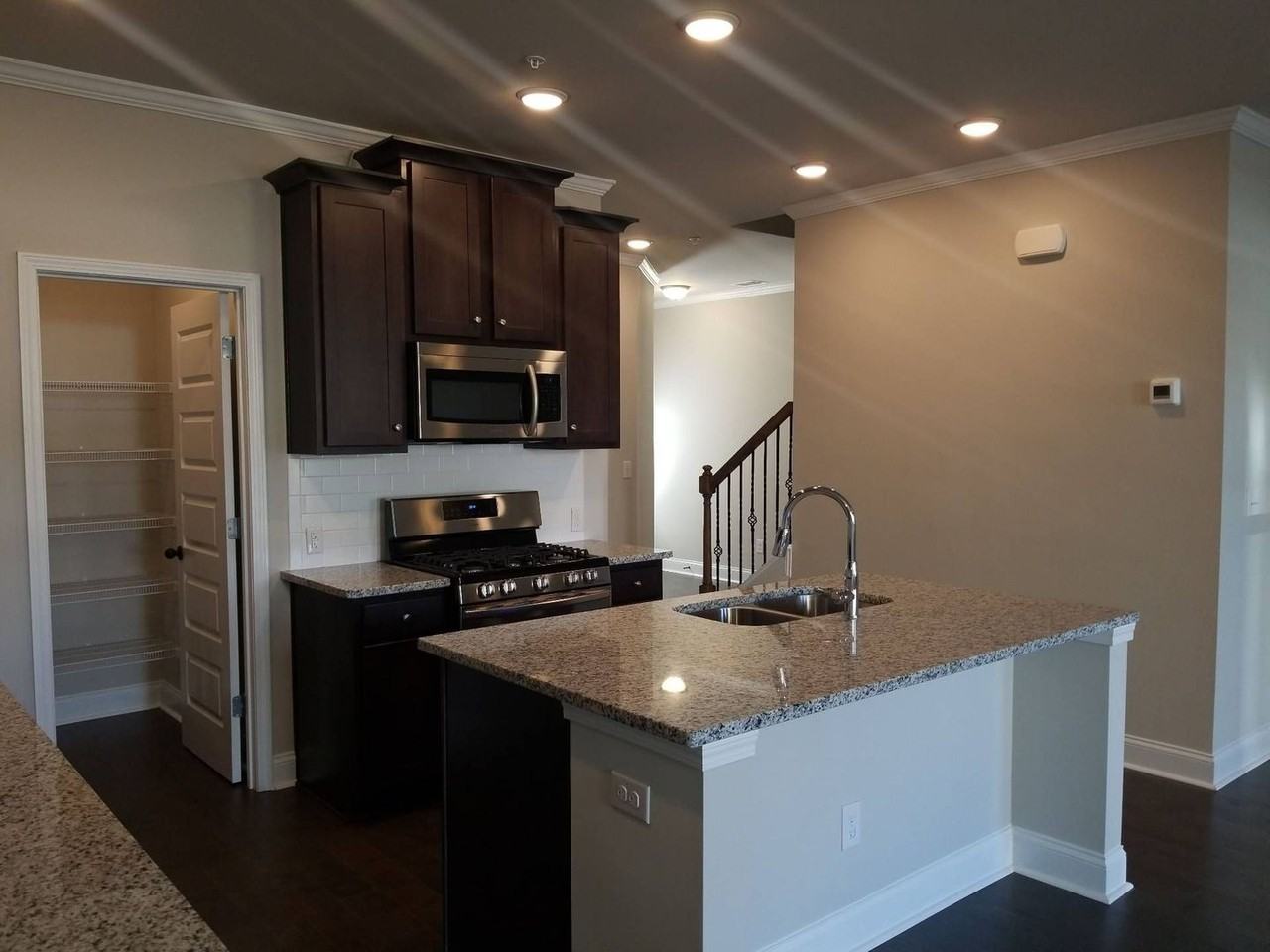 106 Hibiscus Ct - Photo 2 of 6