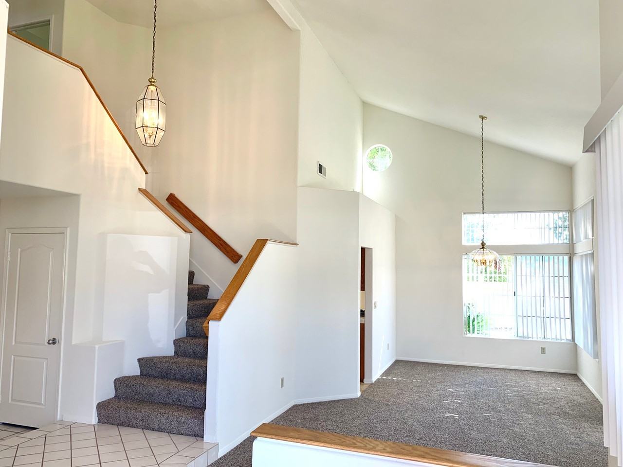 621 Crescent Dr - Photo 3 of 24