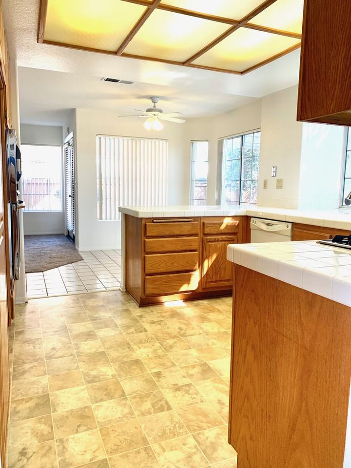 621 Crescent Dr - Photo 6 of 24