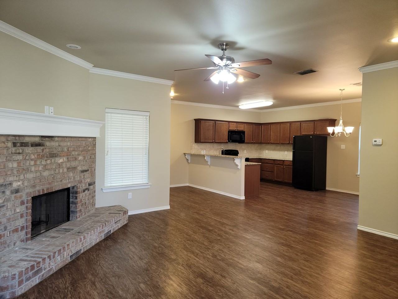 9812 Weatherford Ave - Photo 3 of 16