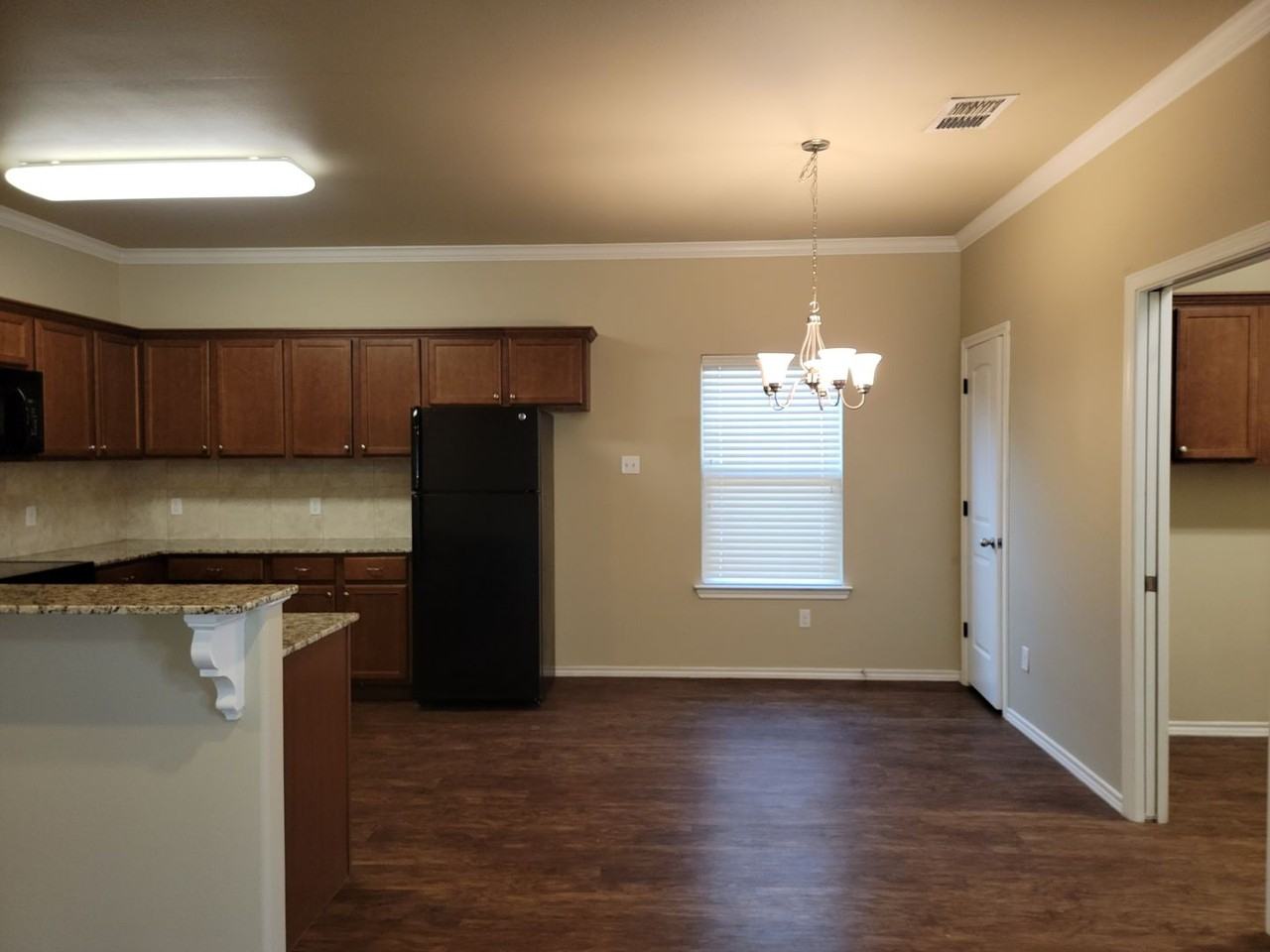 9812 Weatherford Ave - Photo 7 of 16