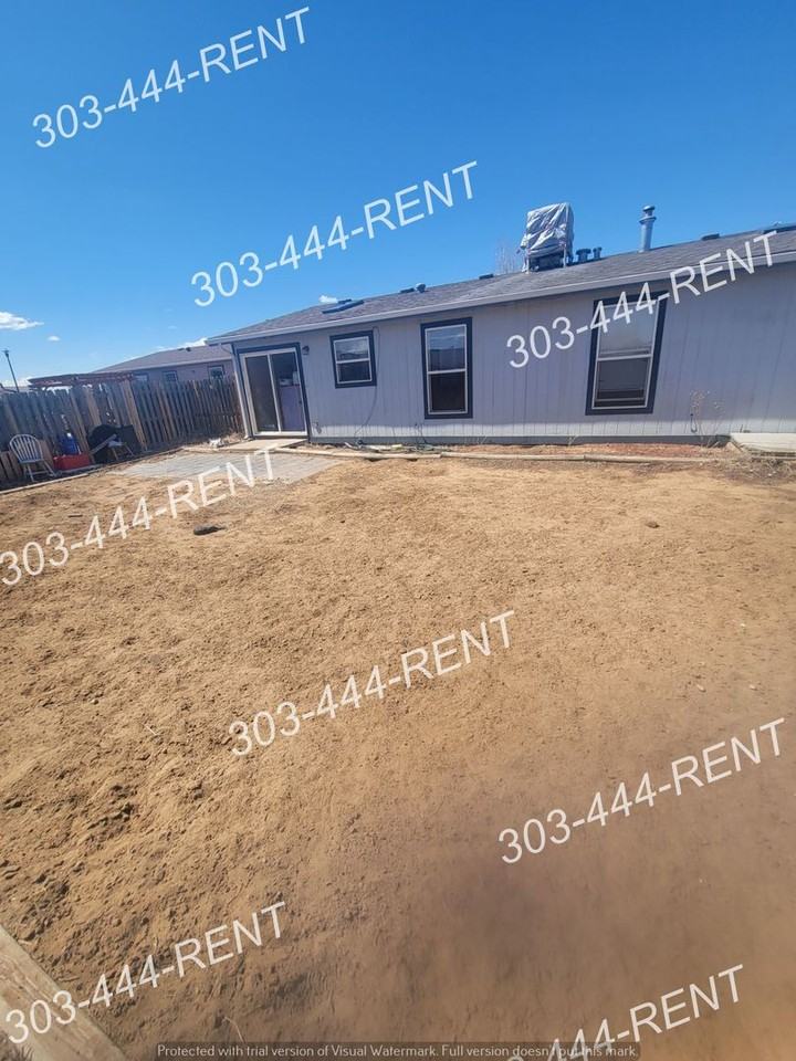 100 Wenatchee St - Photo 2 of 13