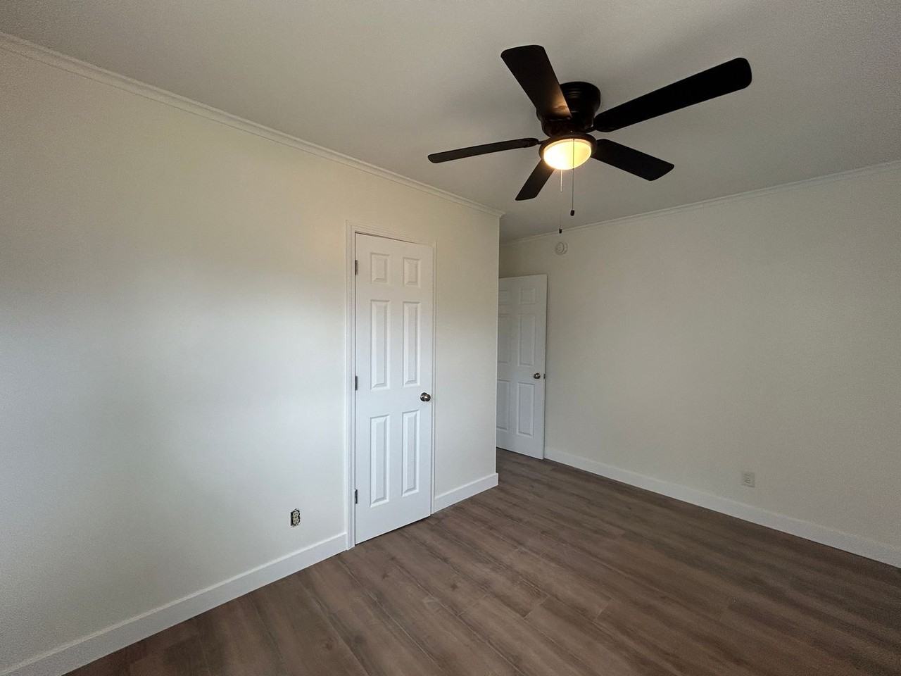 923 43rd Ave - Photo 3 of 13