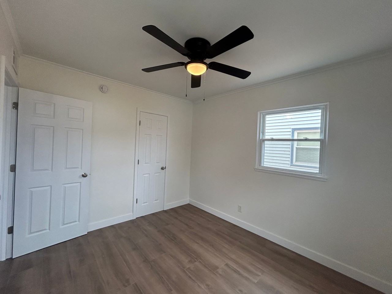 923 43rd Ave - Photo 6 of 13