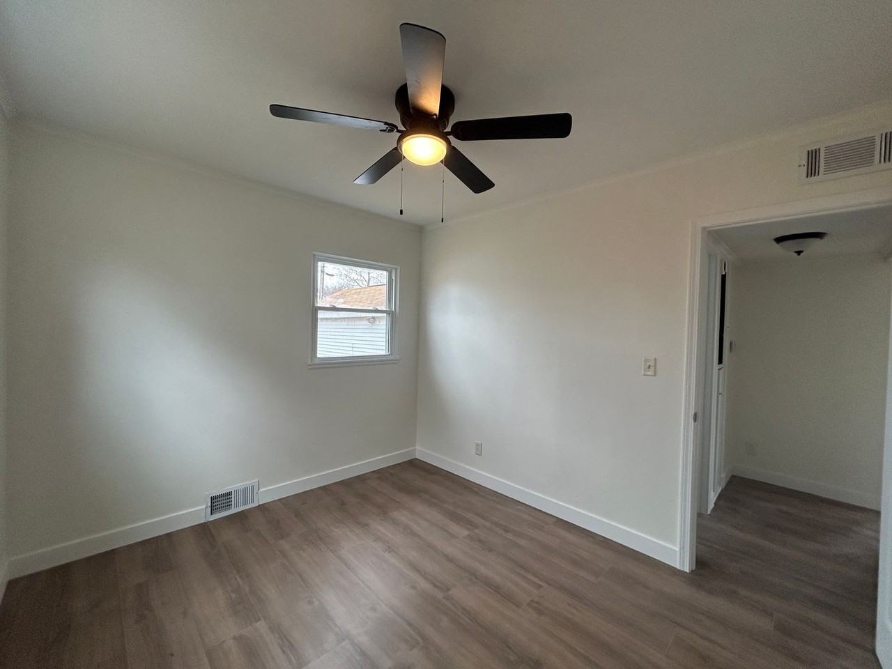 923 43rd Ave - Photo 7 of 13