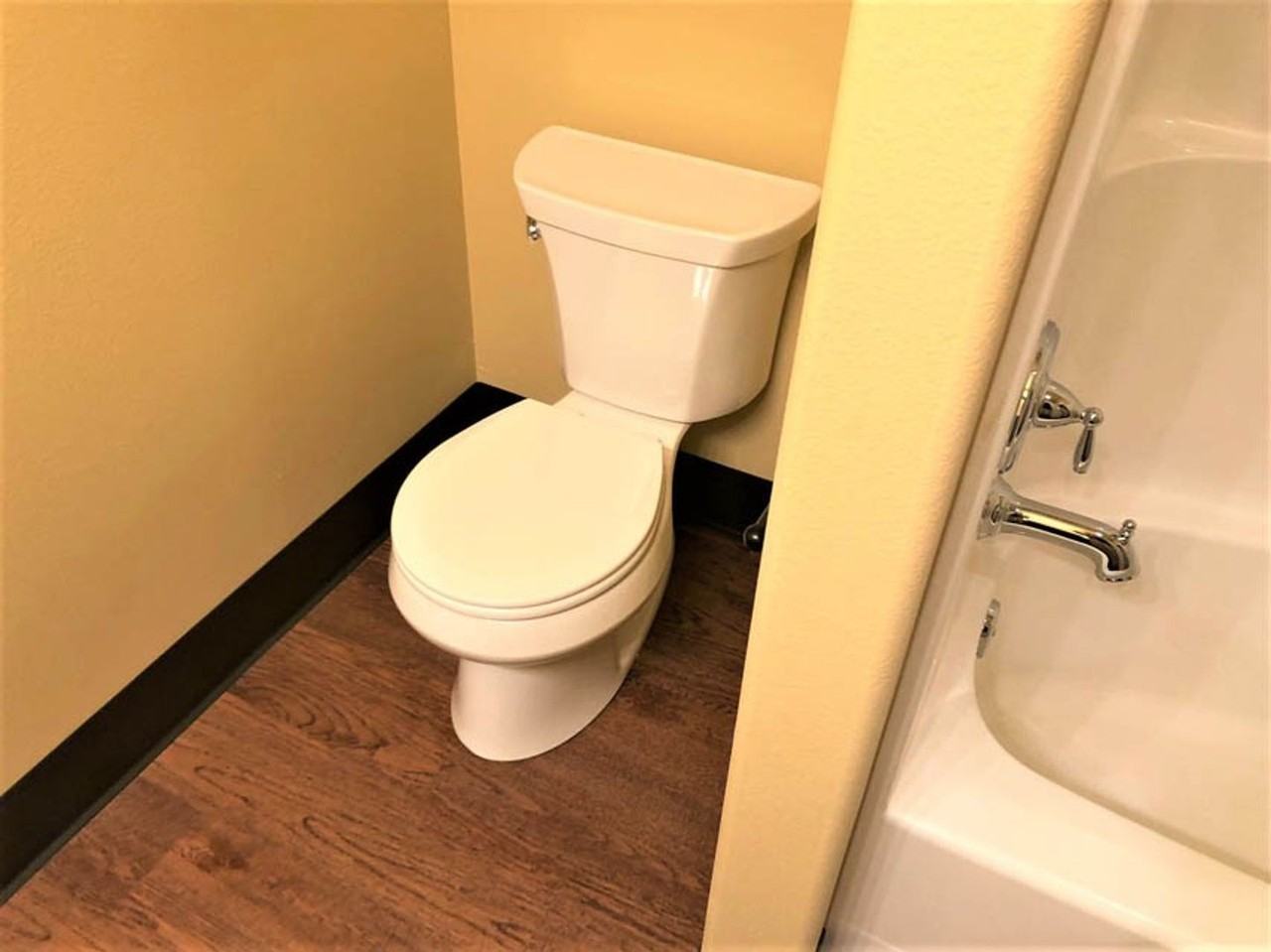 842 Nw 26th St - Photo 5 of 22