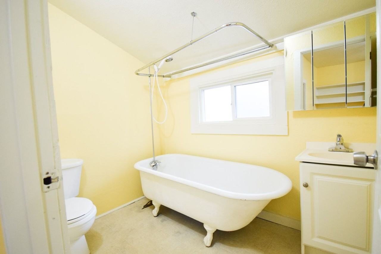 22 N Failing St - Photo 4 of 8