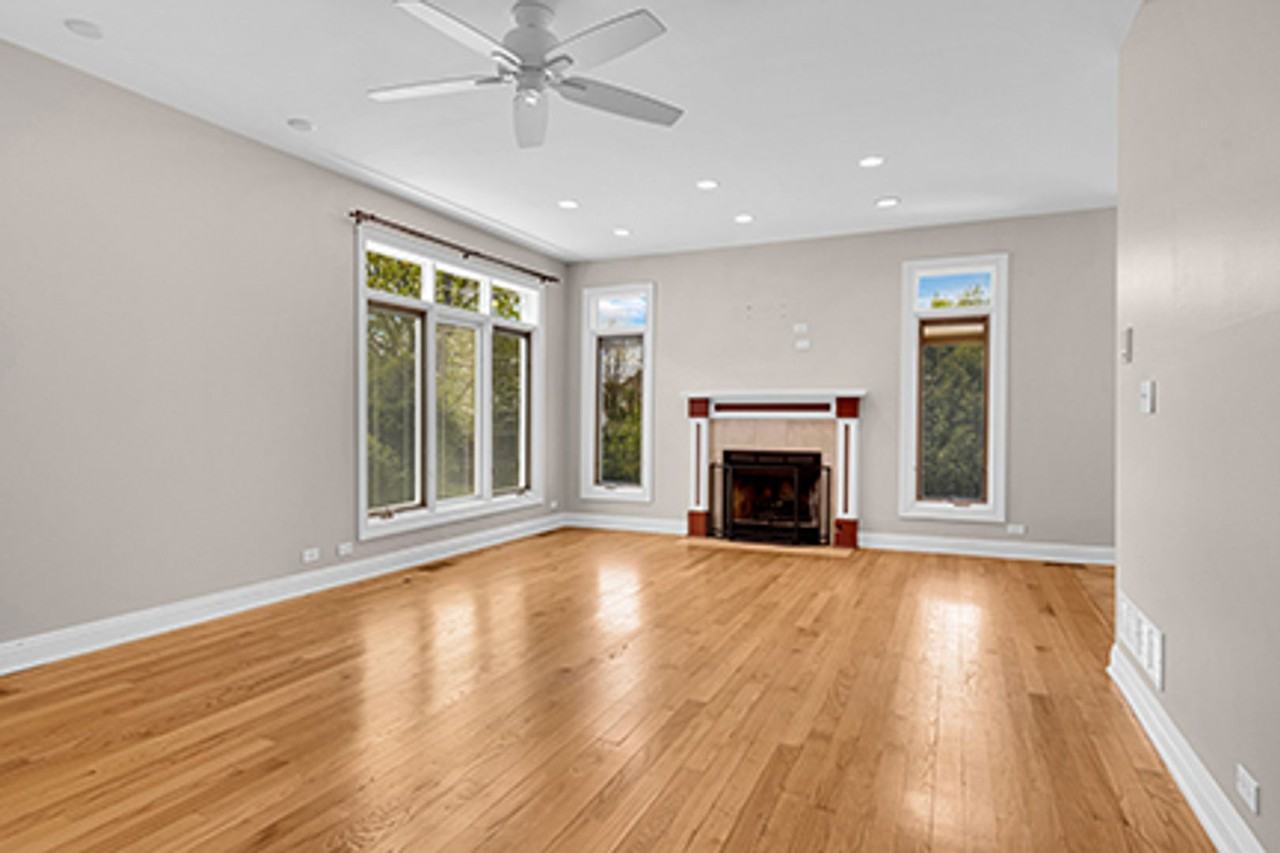 241 Jeffreys Pl - Photo 5 of 19