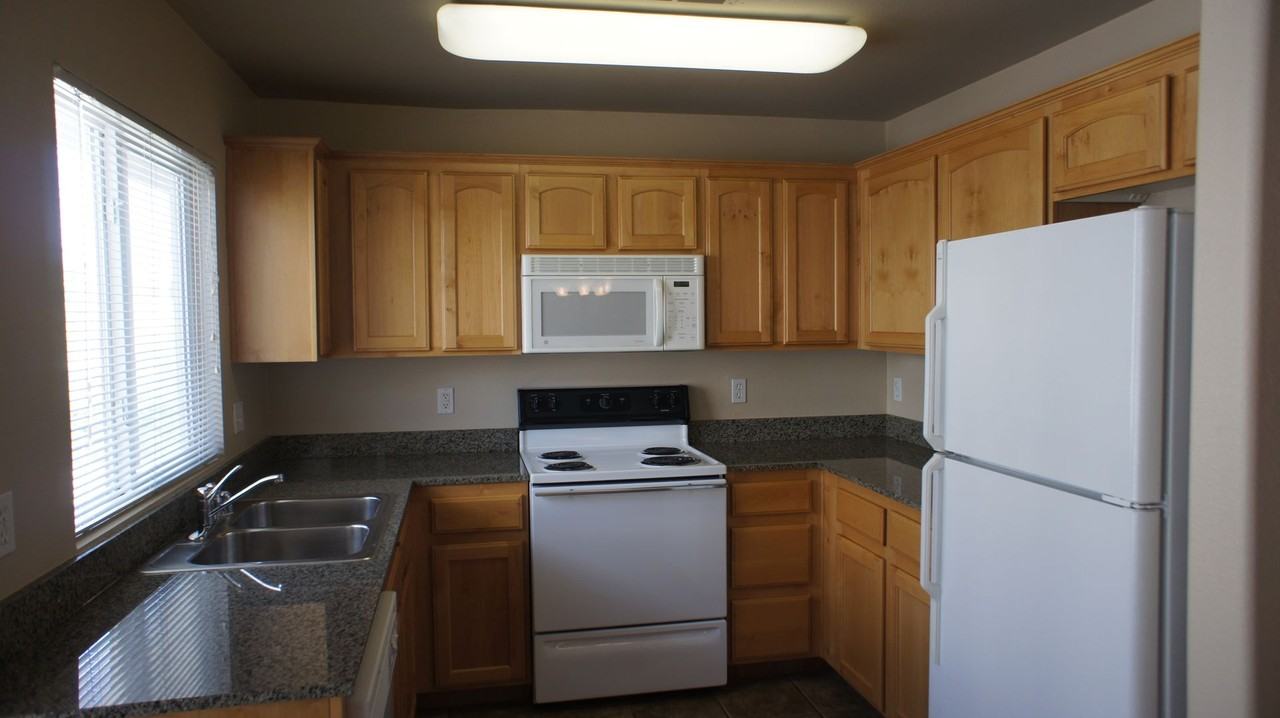 8409 Tiger Woods Ave - Photo 2 of 21