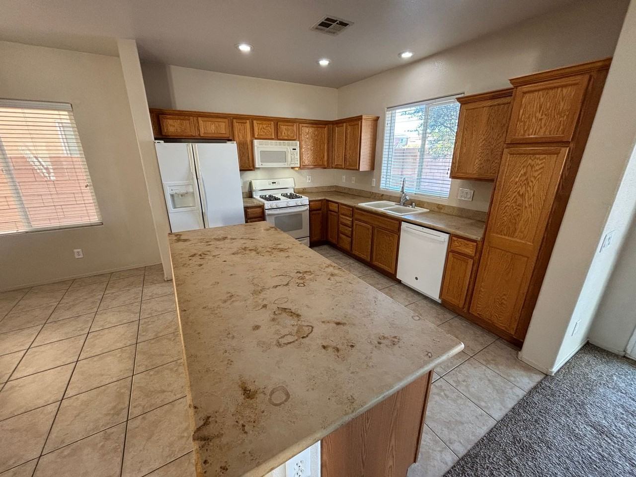 7116 Estrella De Mar Ave - Photo 3 of 39