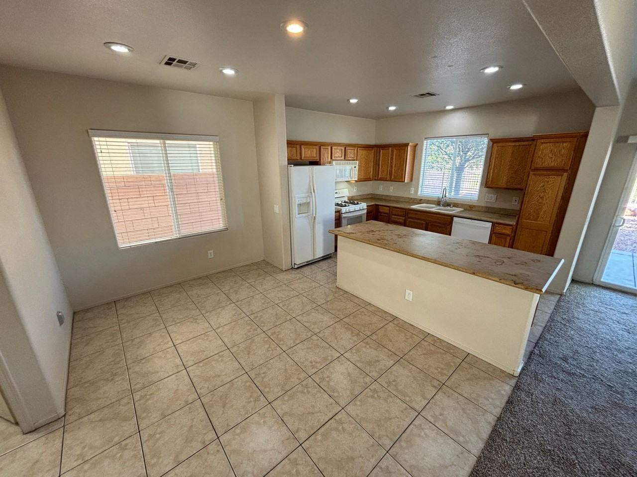 7116 Estrella De Mar Ave - Photo 6 of 39