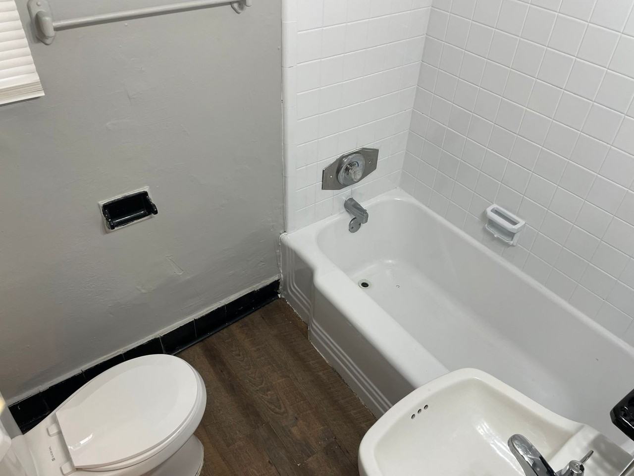 5205 Hollycrest Dr - Photo 5 of 28