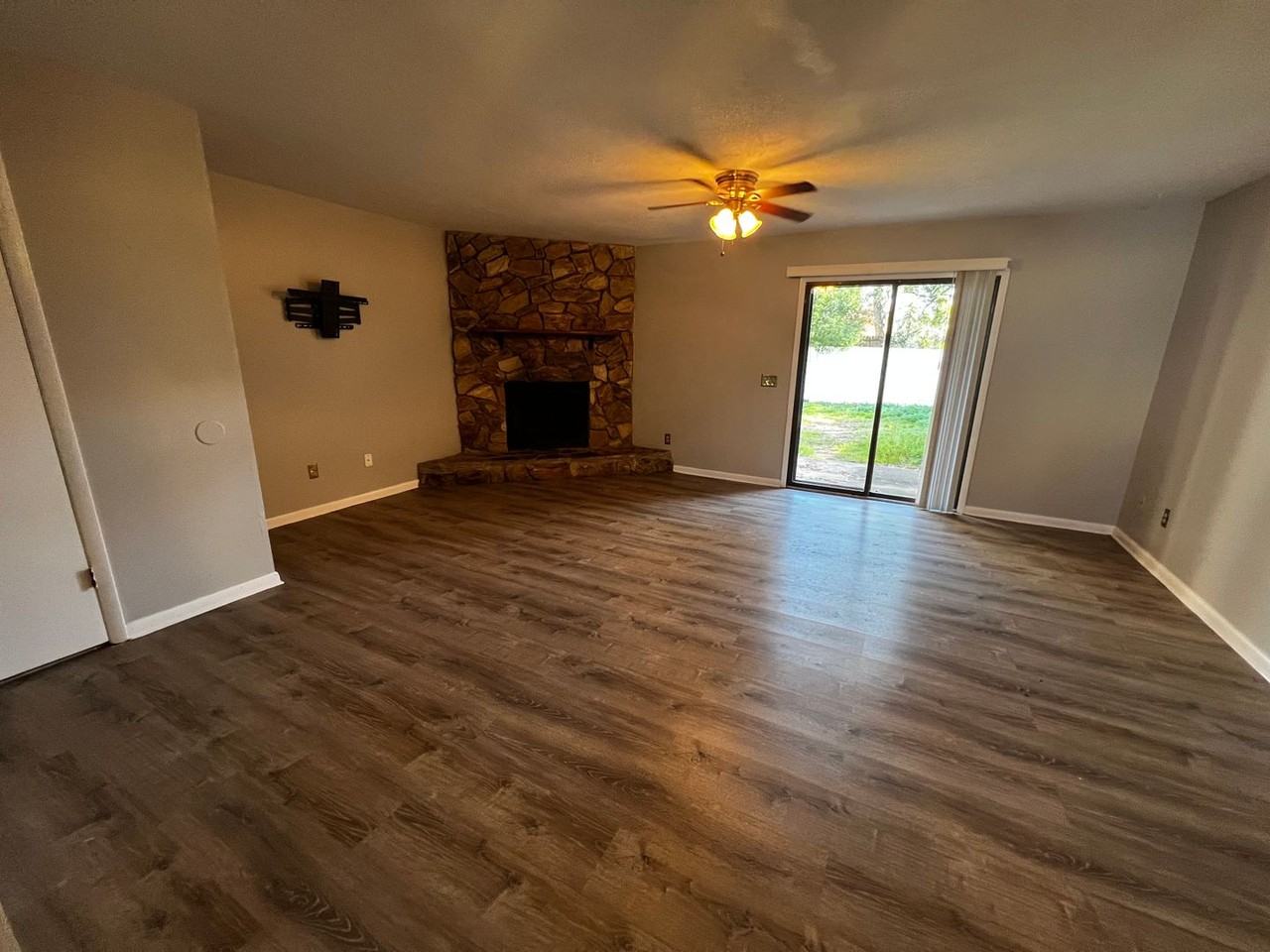 4403 Windergate Dr - Photo 3 of 10