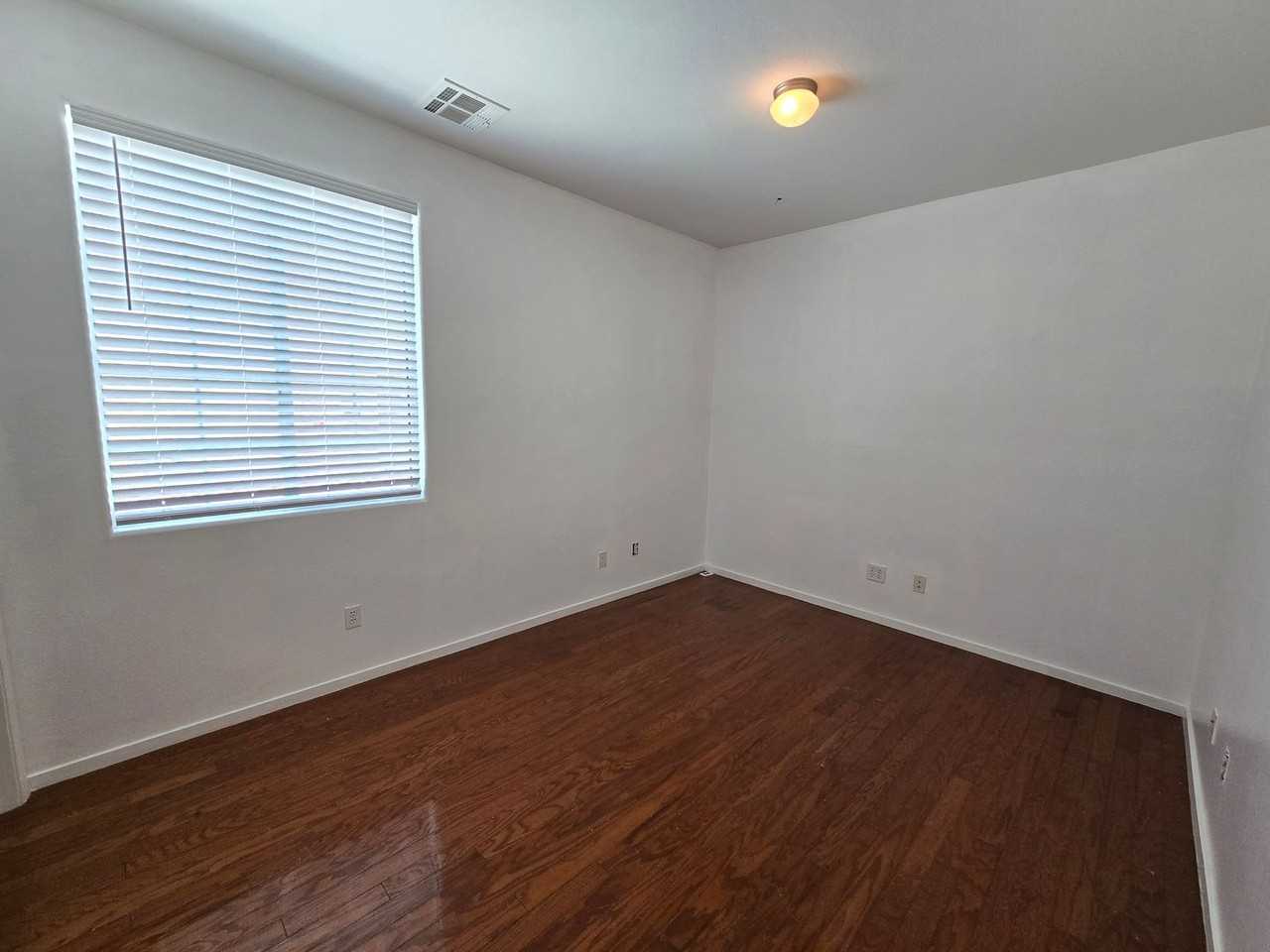 9786 Hanover Grove Ave - Photo 7 of 27