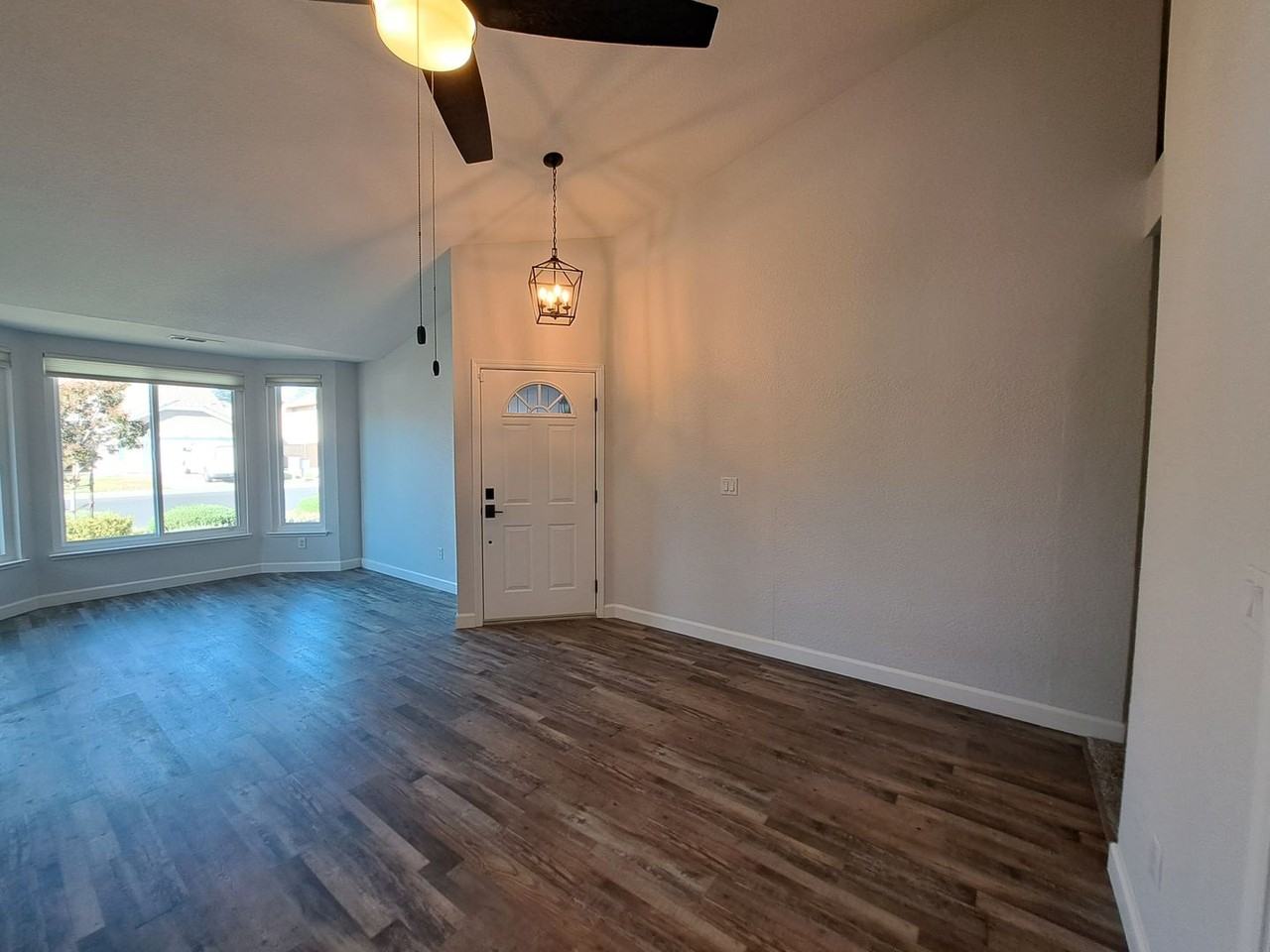 357 Shannon Dr - Photo 5 of 36