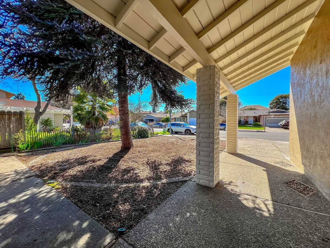 4412 Moffitt Dr - Photo 2 of 26