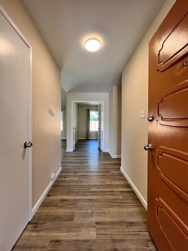 4412 Moffitt Dr - Photo 4 of 26