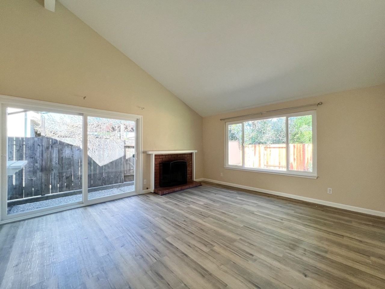 4412 Moffitt Dr - Photo 5 of 26