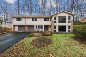 featured image of 7700 Hamilton Spring Rd