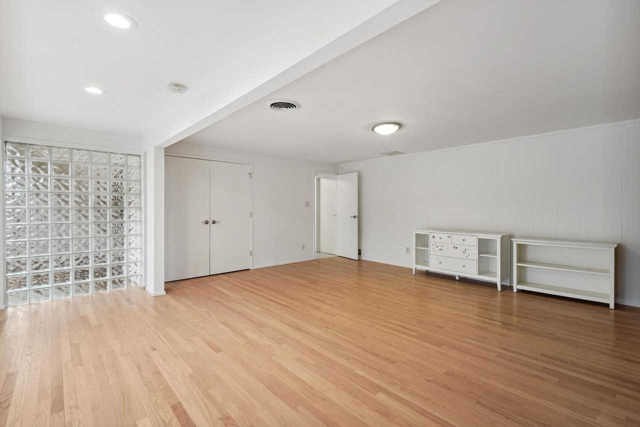 7700 Hamilton Spring Rd - Photo 3 of 29