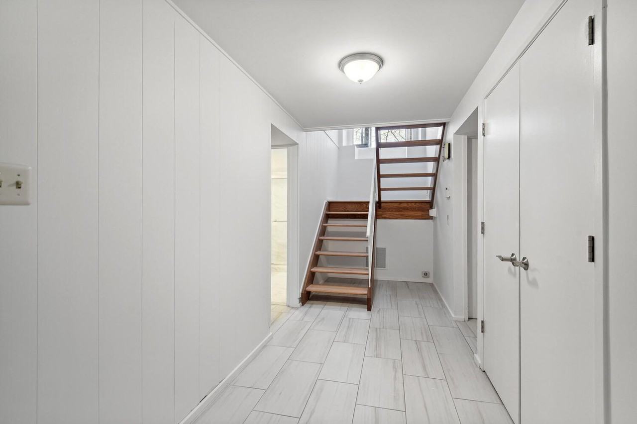 7700 Hamilton Spring Rd - Photo 4 of 29