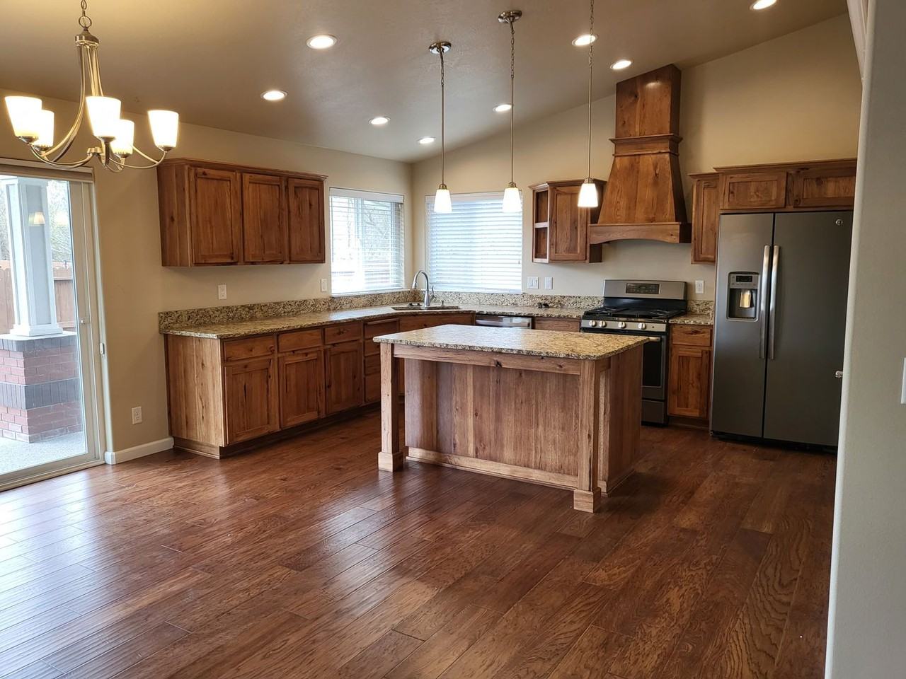 2729 Sw Swopes Dr - Photo 4 of 16