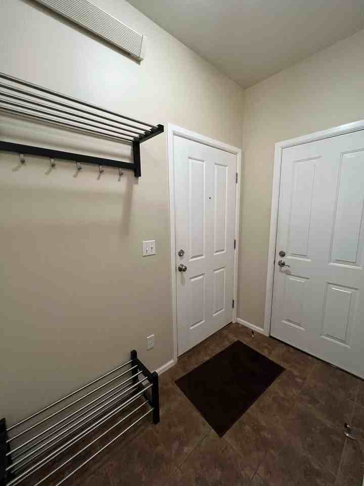 375 Tremont Ave - Photo 5 of 38