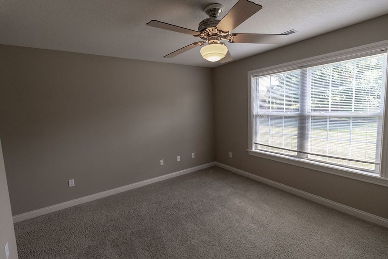 2303 Roslyn Ct - Photo 5 of 43