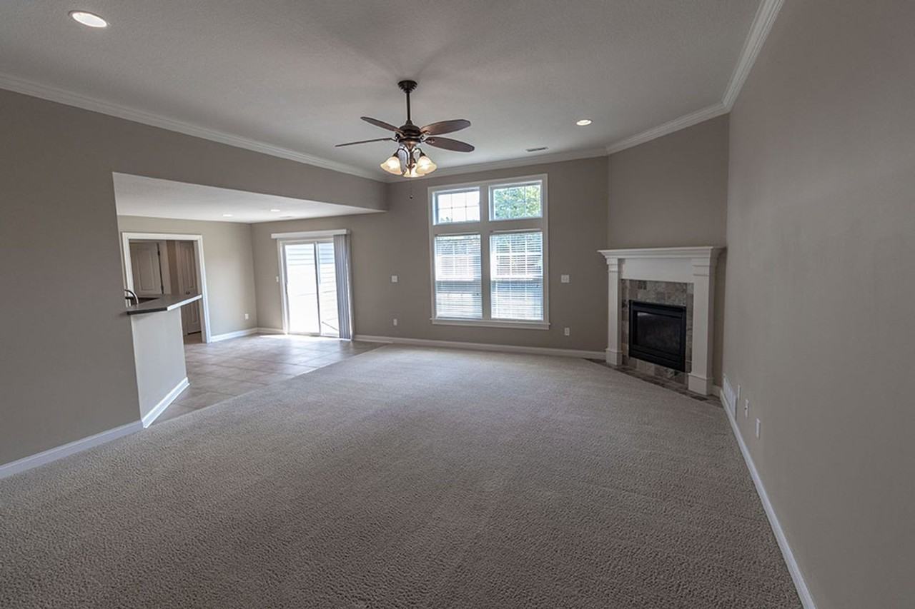 2303 Roslyn Ct - Photo 7 of 43