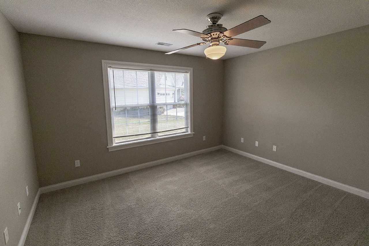 2303 Roslyn Ct - Photo 3 of 43