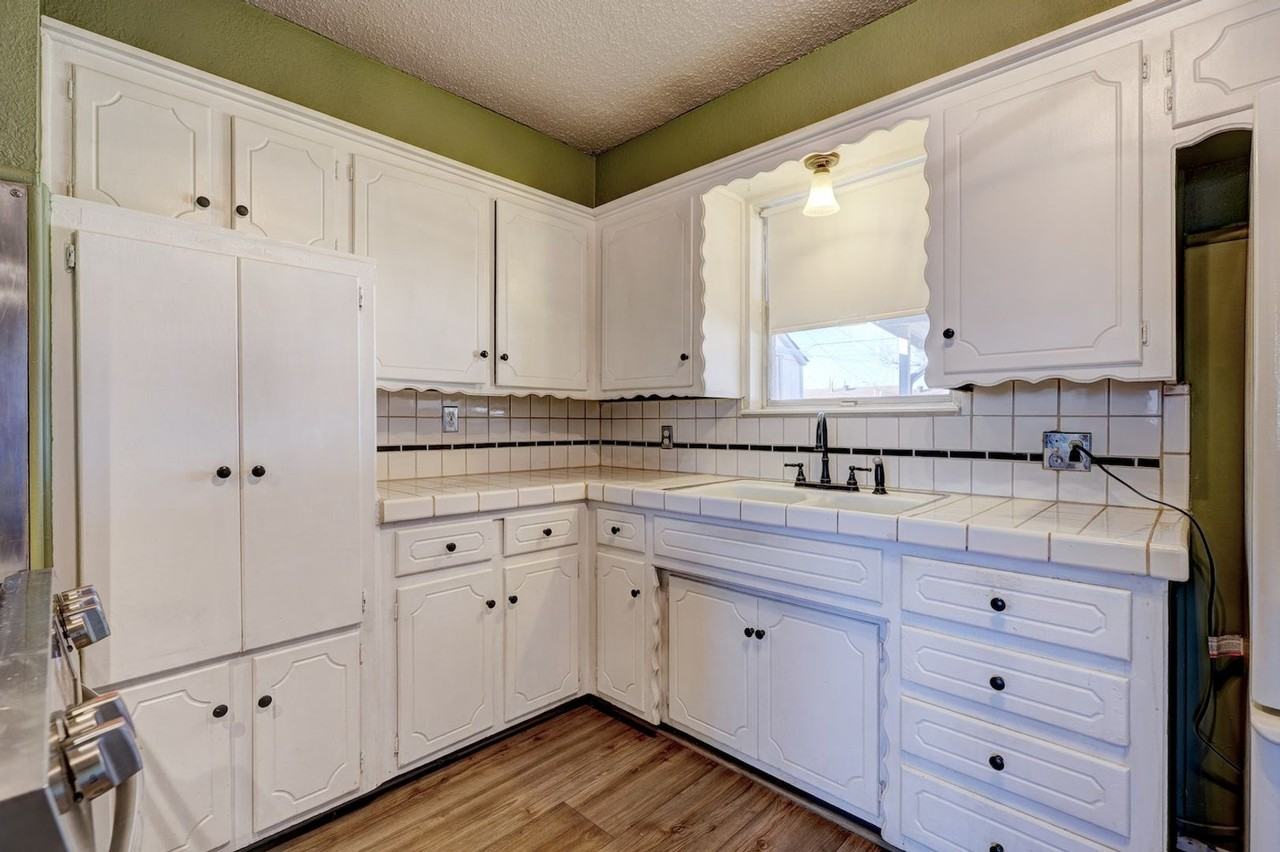 605 N Dillon Ave - Photo 5 of 17