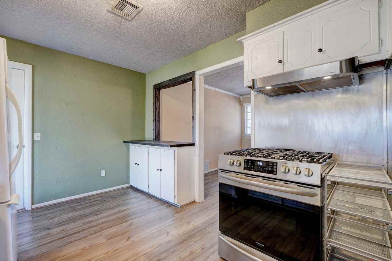 605 N Dillon Ave - Photo 7 of 17