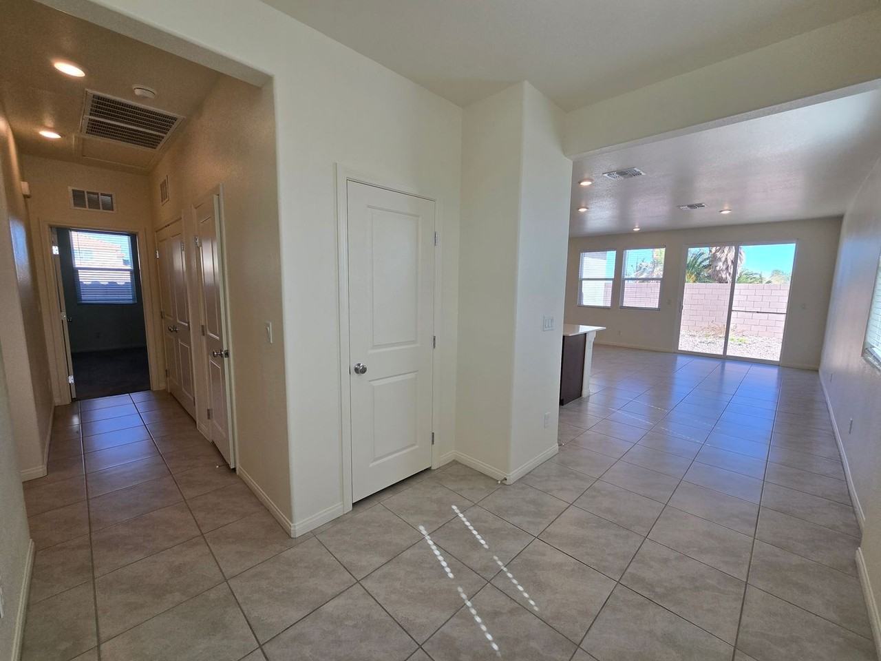 8910 Lucky Crest St - Photo 2 of 24