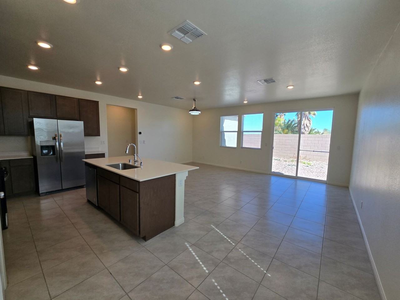 8910 Lucky Crest St - Photo 3 of 24