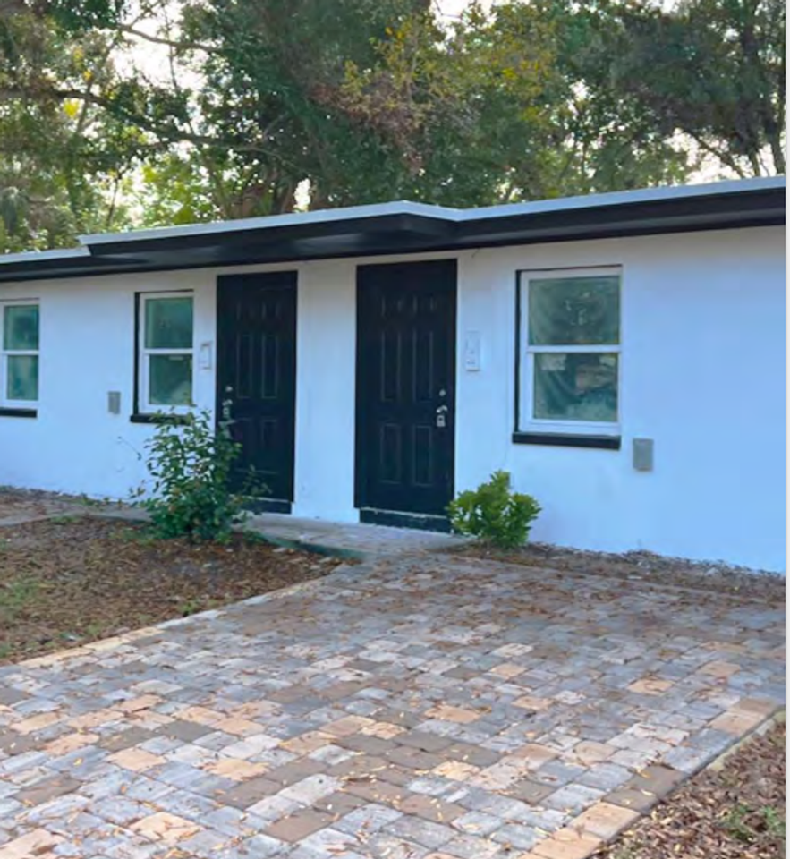 897 10th Avenue SW – Your Cozy Retreat in Largo - Photo 2 of 10