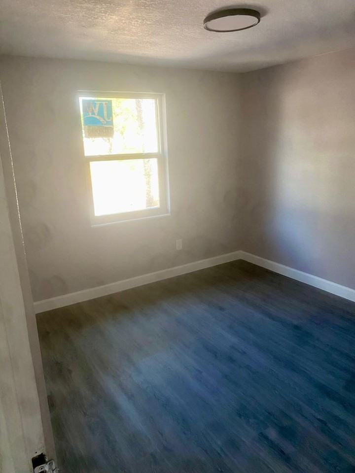 897 10th Avenue SW – Your Cozy Retreat in Largo - Photo 4 of 10