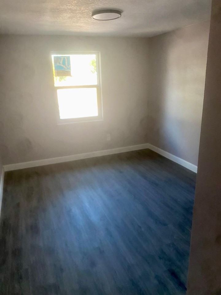 897 10th Avenue SW – Your Cozy Retreat in Largo - Photo 6 of 10