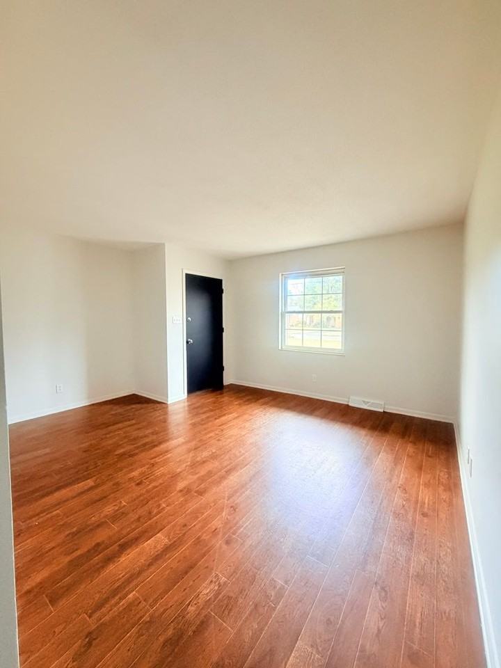 11622 S Williamsburg Dr - Photo 3 of 20