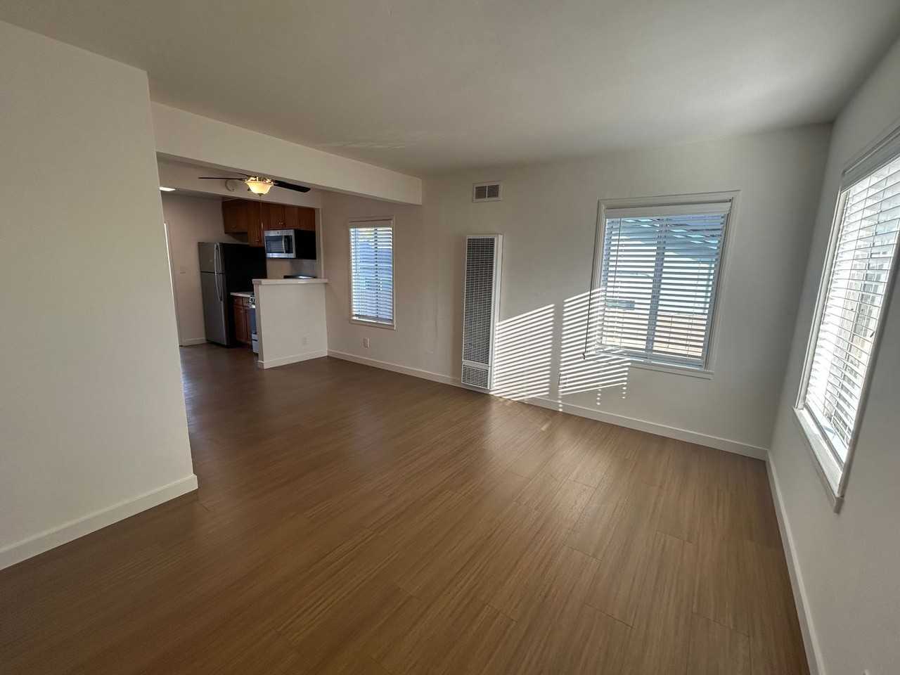 3126 Nimitz Blvd - Photo 2 of 12