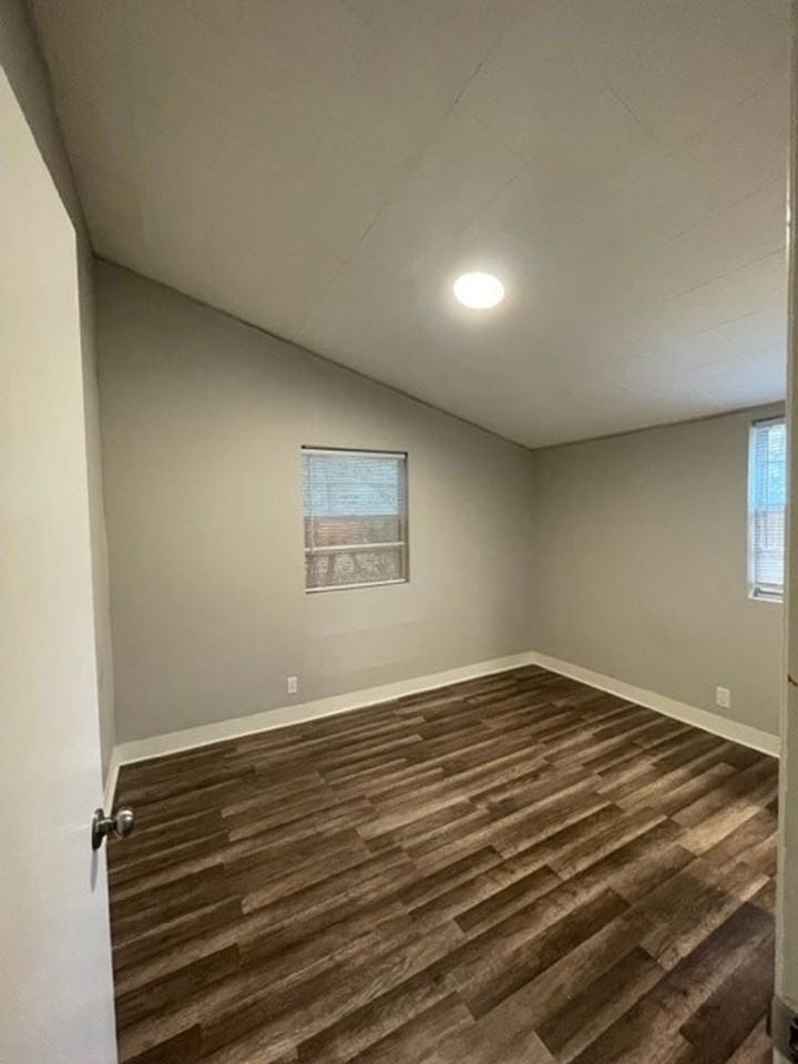 1501 Alto St - Photo 5 of 10