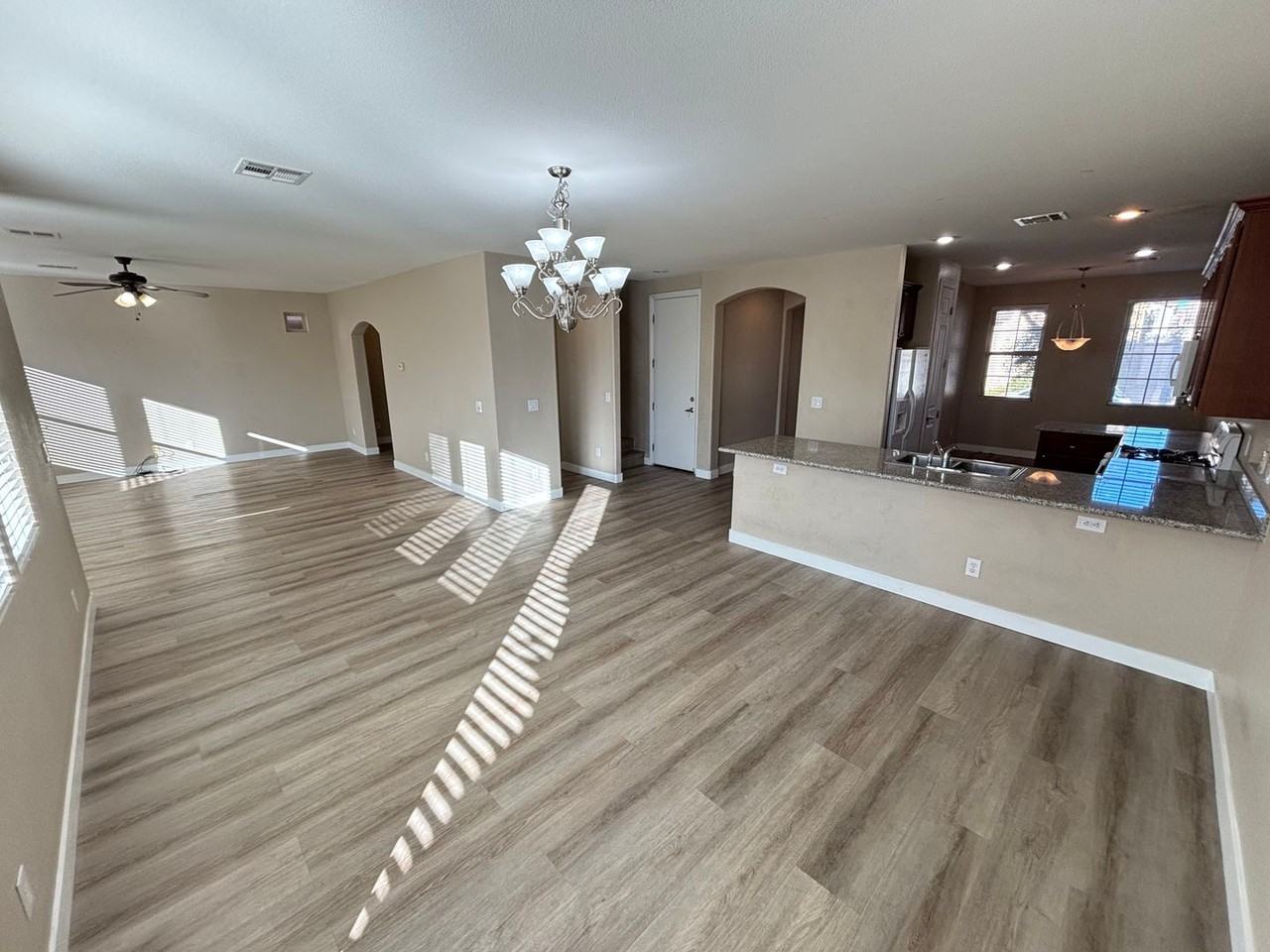 10741 Leatherstocking Ave - Photo 7 of 35