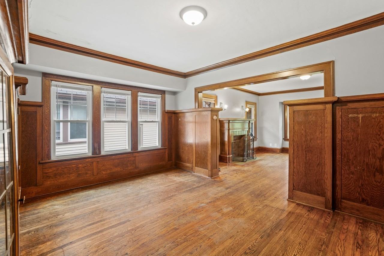 3040 N Maryland Ave - Photo 5 of 23