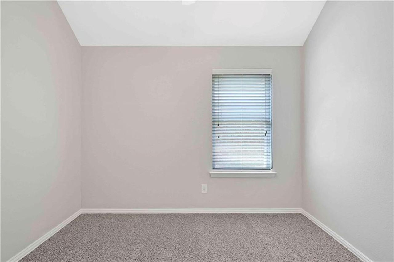 1420 Samantha Creek Dr - Photo 4 of 15