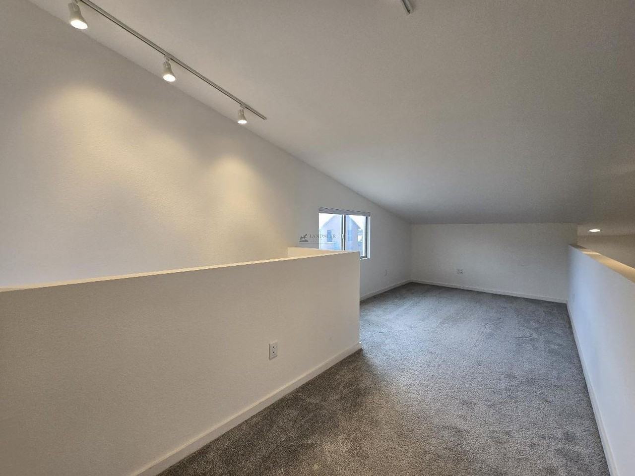 2180 W Alameda St #22 - Photo 7 of 17