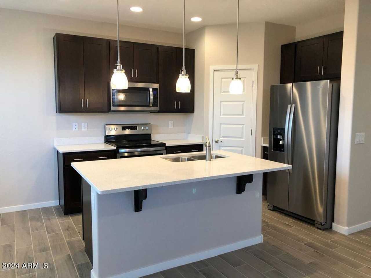 578 W Westchester Ave - Photo 3 of 23