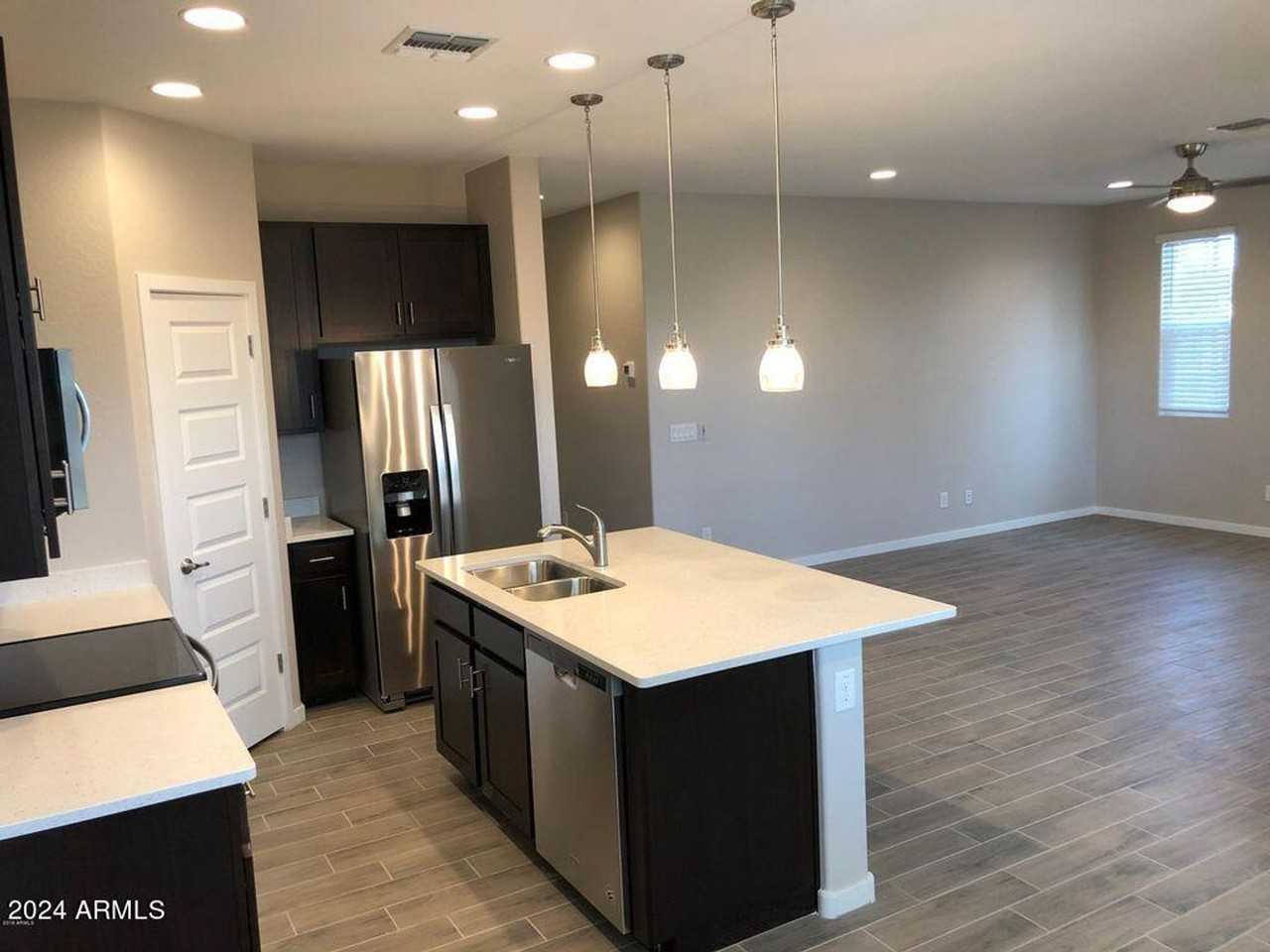 578 W Westchester Ave - Photo 4 of 23