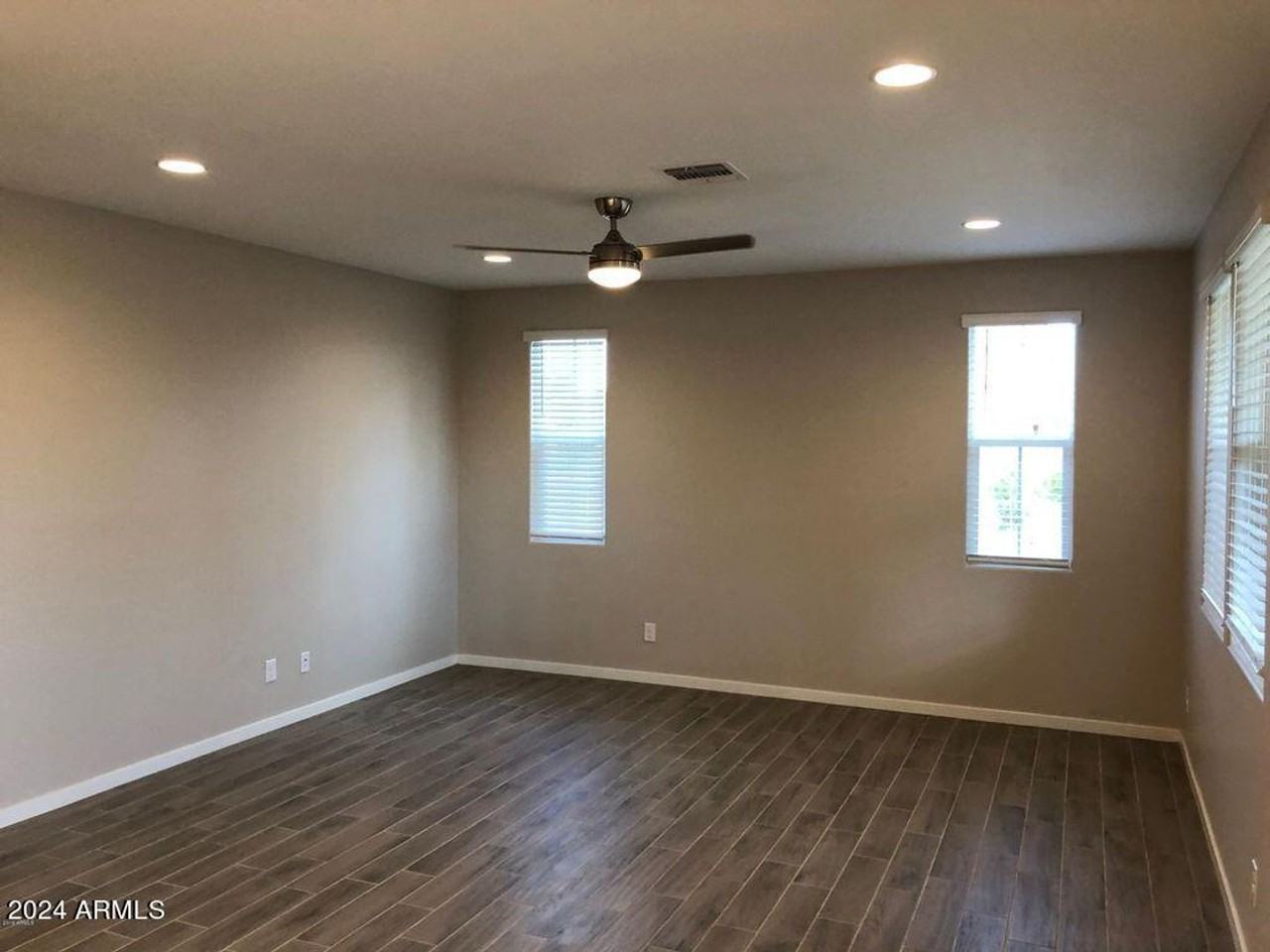 578 W Westchester Ave - Photo 7 of 23