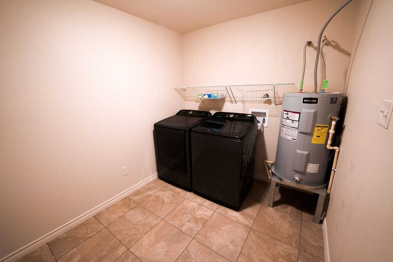 205 Saint Joseph St - Photo 7 of 24