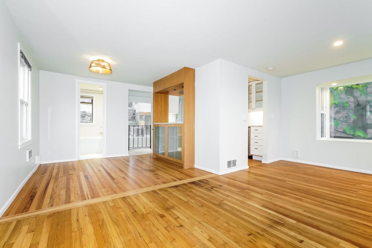 4139 32nd Ave Sw - Photo 2 of 22